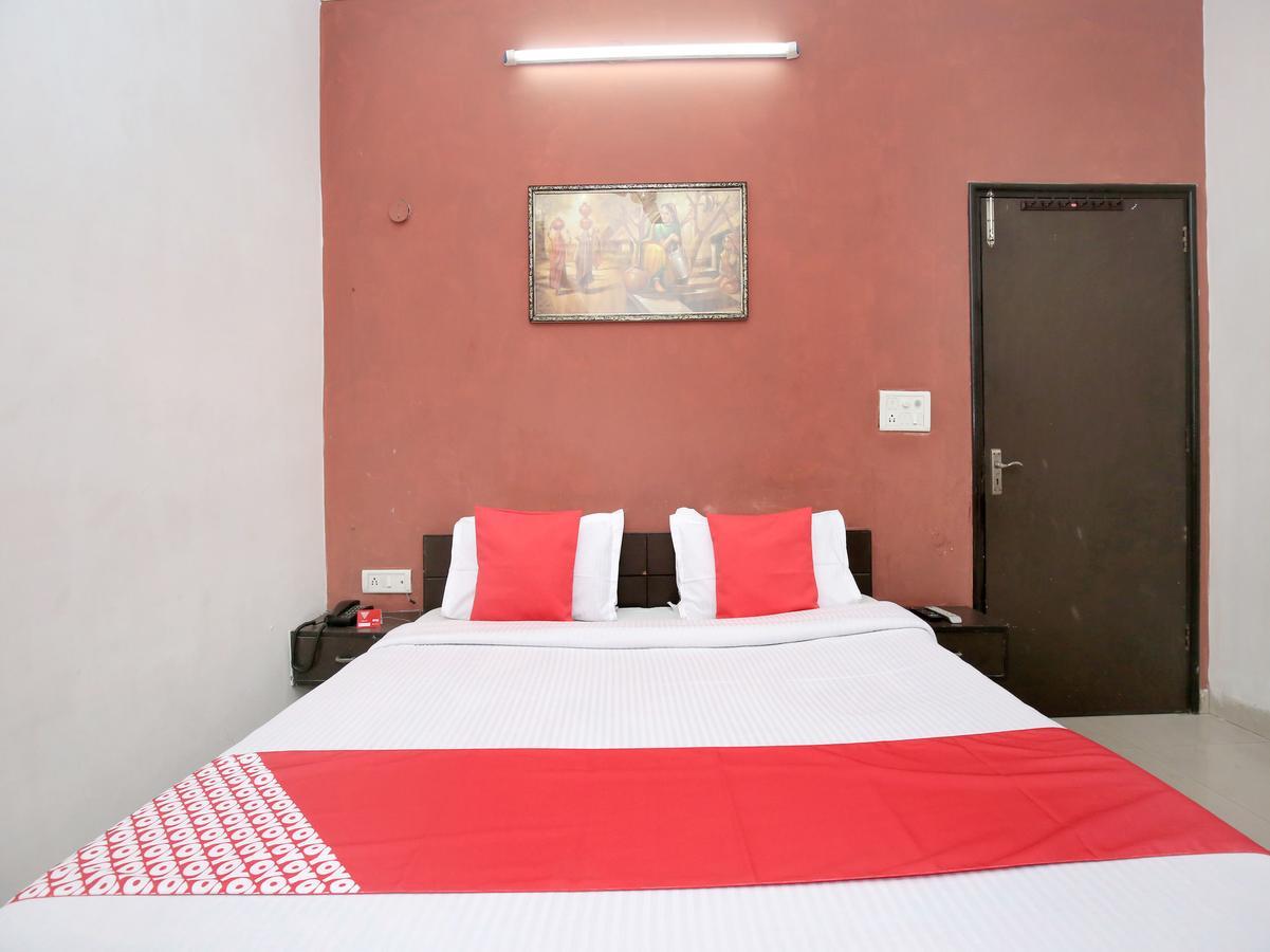 Oyo 12972 Hotel Krishna Castle Amritsar Extérieur photo